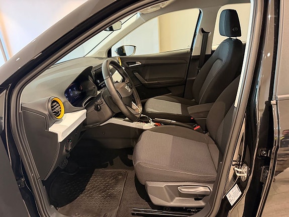 Seat Arona 13 of 18