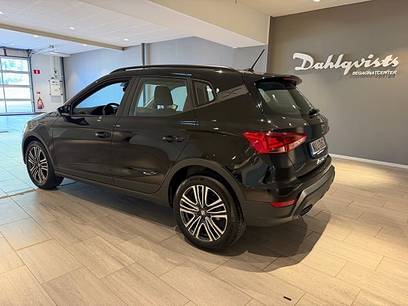 Seat Arona 7 of 18