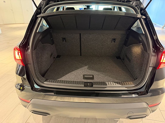 Seat Arona 16 of 18