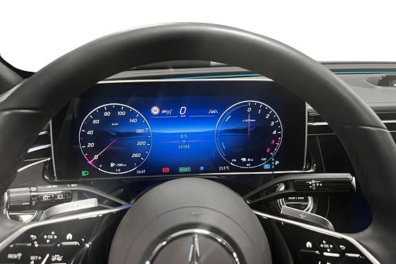 Mercedes-Benz E300 de 6 of 15