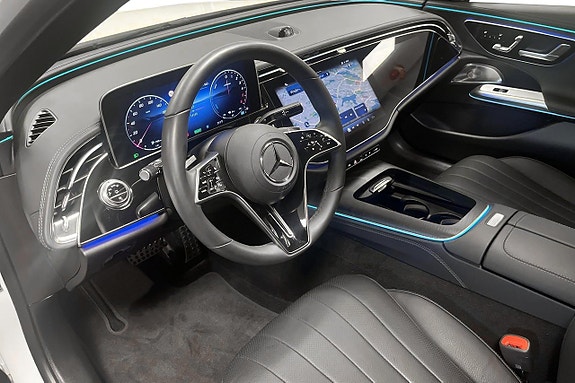 Mercedes-Benz E300 de 7 of 15