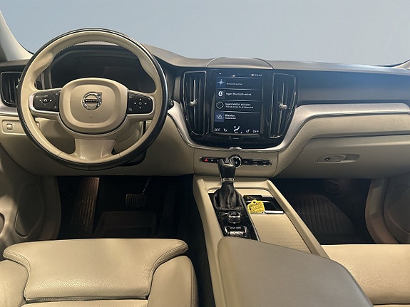 Volvo XC60 8 of 18