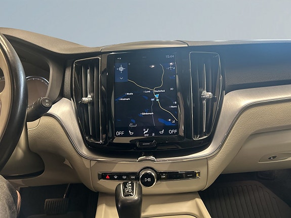 Volvo XC60 11 of 18