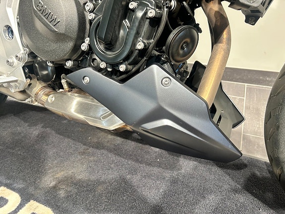 BMW F900R /Service Inclusive/Dynamic/Motorspoiler/149 mil 13 of 17