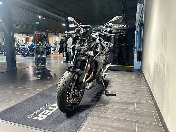 BMW F900R /Service Inclusive/Dynamic/Motorspoiler/149 mil 2 of 17