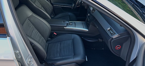 Mercedes-Benz E220 8 of 16
