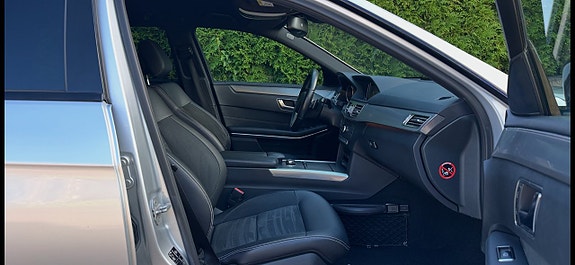 Mercedes-Benz E220 10 of 16