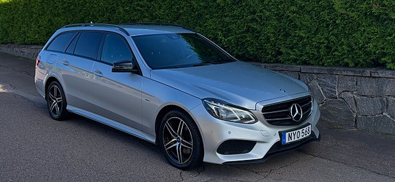 Mercedes-Benz E220 2 of 16