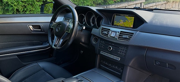 Mercedes-Benz E220 5 of 16