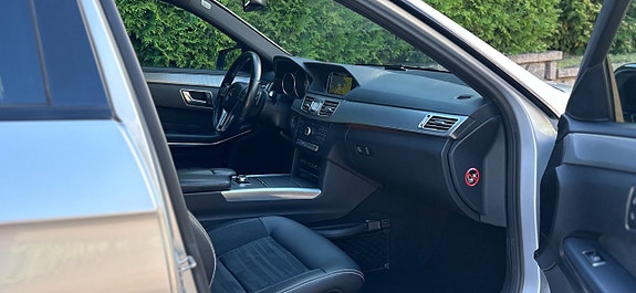Mercedes-Benz E220 7 of 16