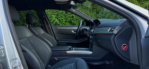Mercedes-Benz E220 9 of 16