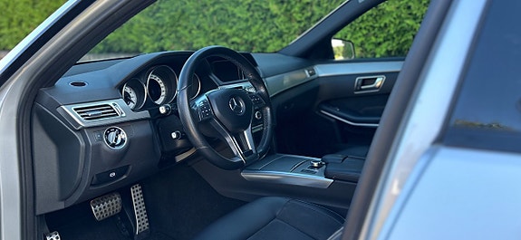Mercedes-Benz E220 6 of 16