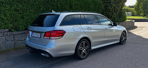 Mercedes-Benz E220 4 of 16