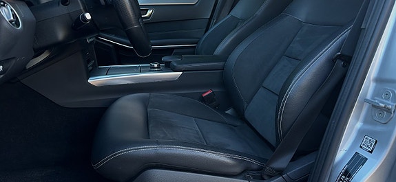 Mercedes-Benz E220 12 of 16