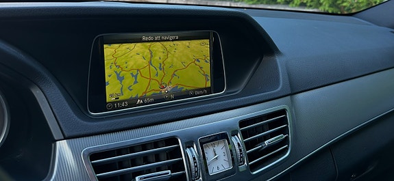 Mercedes-Benz E220 16 of 16