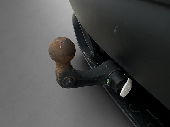 Tesla Model Y 10 of 30