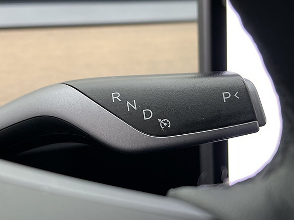 Tesla Model Y 30 of 30