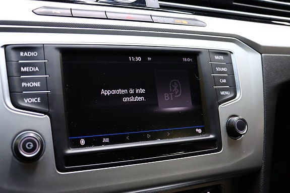 Volkswagen Passat 29 of 30