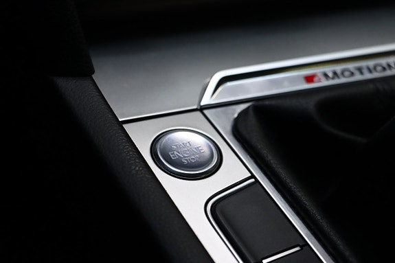 Volkswagen Passat 23 of 30