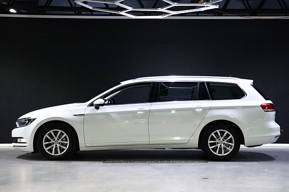 Volkswagen Passat 6 of 30