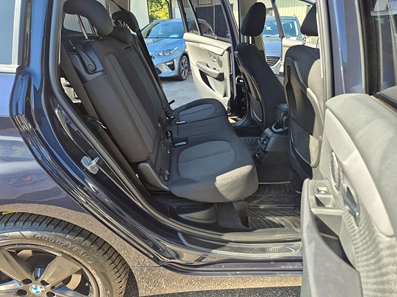 BMW 218i 20 of 26