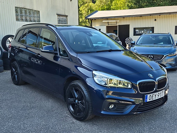 BMW 218i 2 of 26