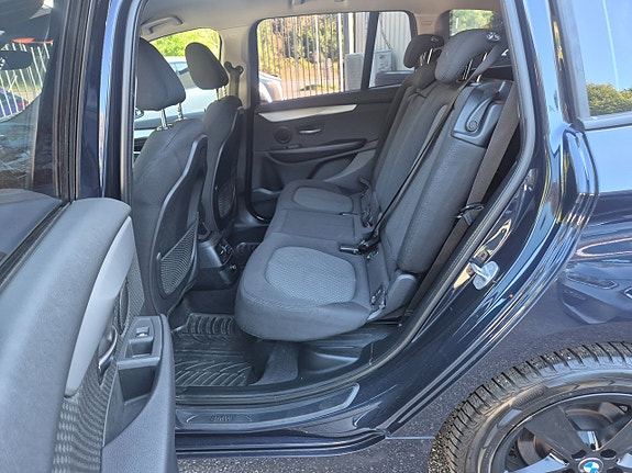 BMW 218i 19 of 26