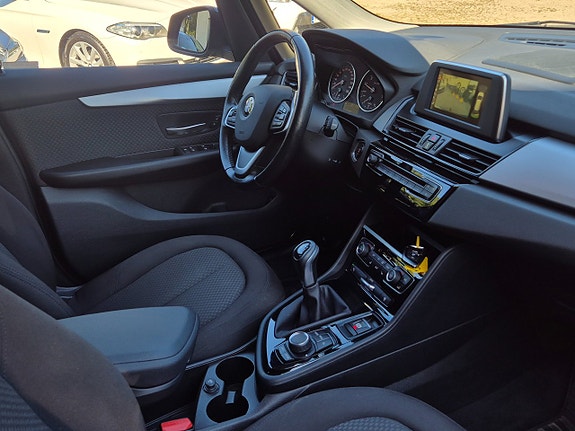 BMW 218i 17 of 26