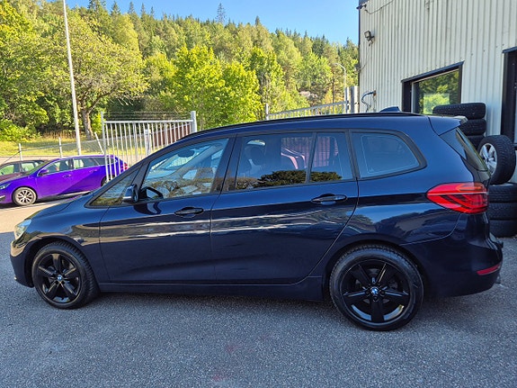 BMW 218i 8 of 26