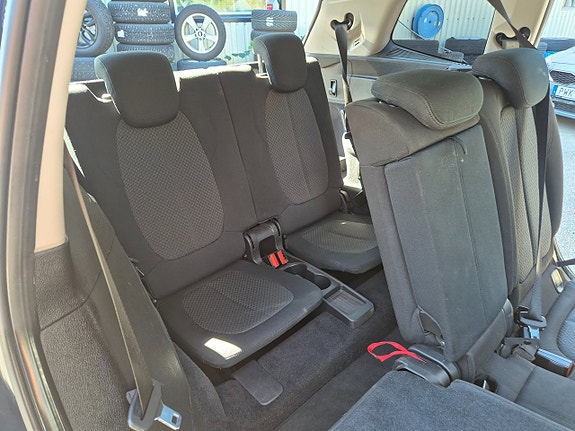 BMW 218i 14 of 26