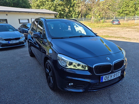 BMW 218i 4 of 26