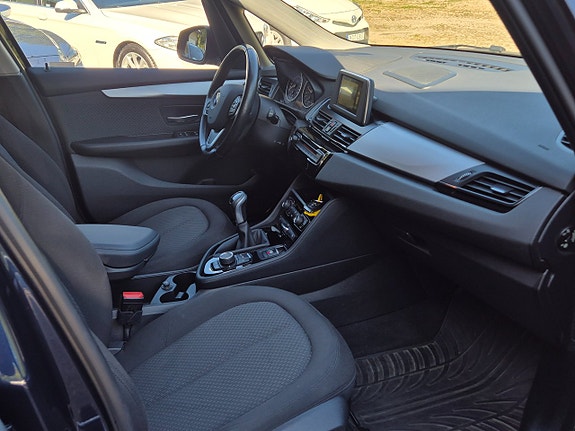 BMW 218i 23 of 26