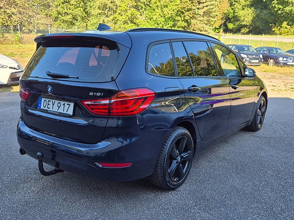 BMW 218i 5 of 26