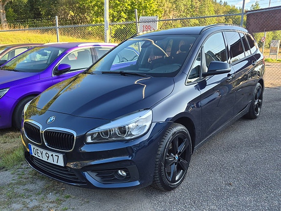BMW 218i 9 of 26