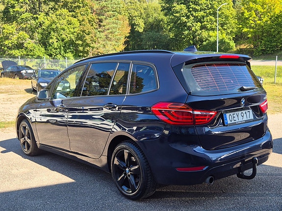 BMW 218i 10 of 26