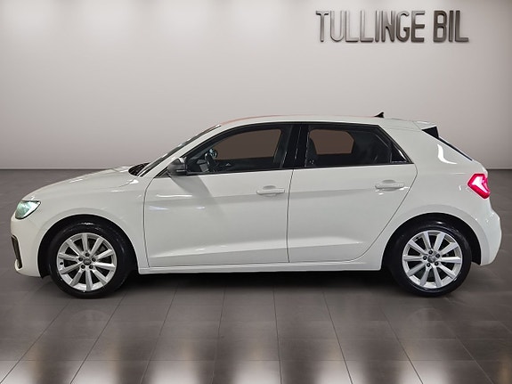 Audi A1 2 of 17