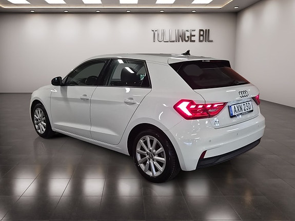 Audi A1 3 of 17