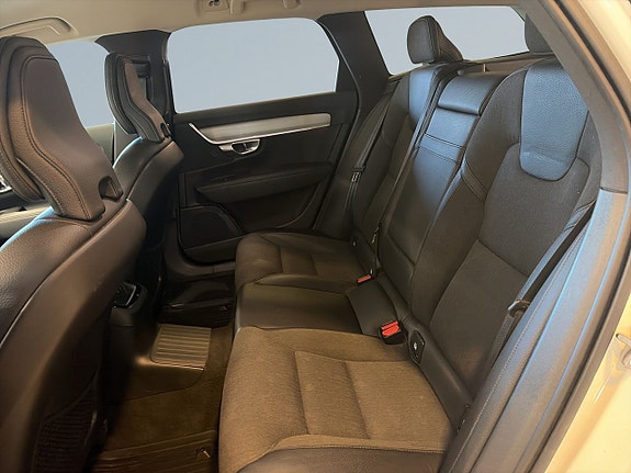 Volvo V90 13 of 19