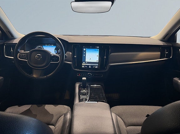 Volvo V90 8 of 19