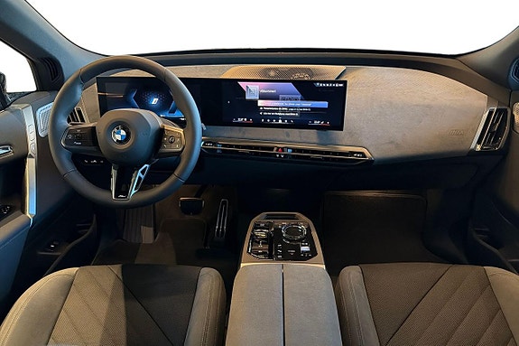 BMW iX 11 of 22