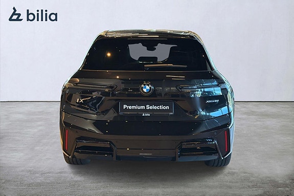 BMW iX 8 of 22