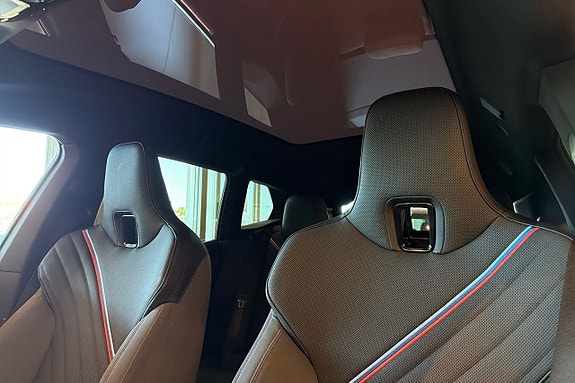 BMW iX 20 of 22