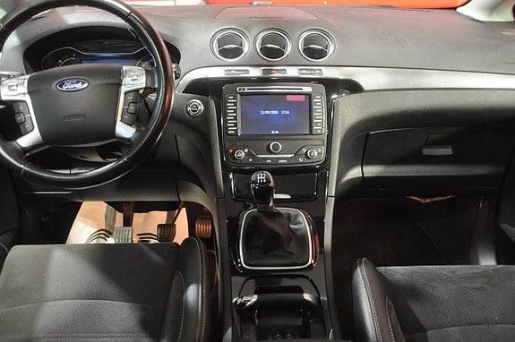 Ford S-MAX 6 of 25