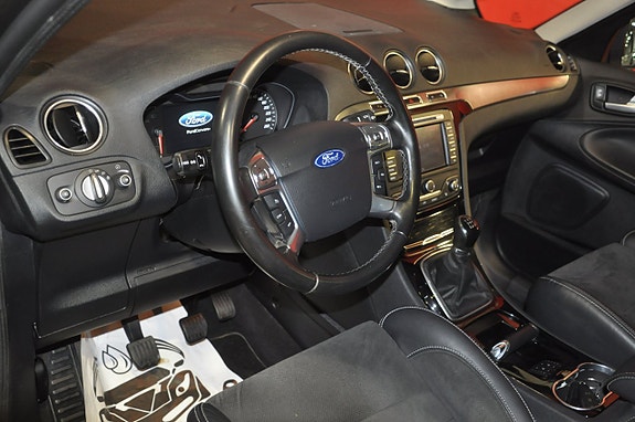 Ford S-MAX 12 of 25