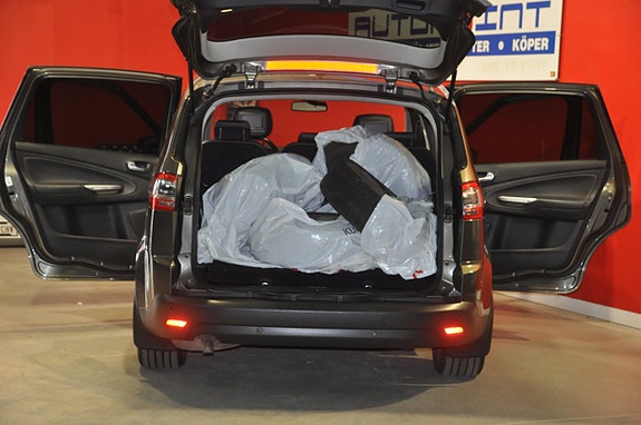 Ford S-MAX 16 of 25