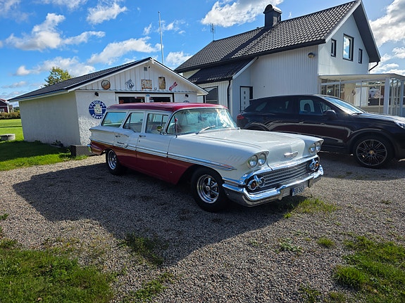 Chevrolet Brookwood 2 of 7