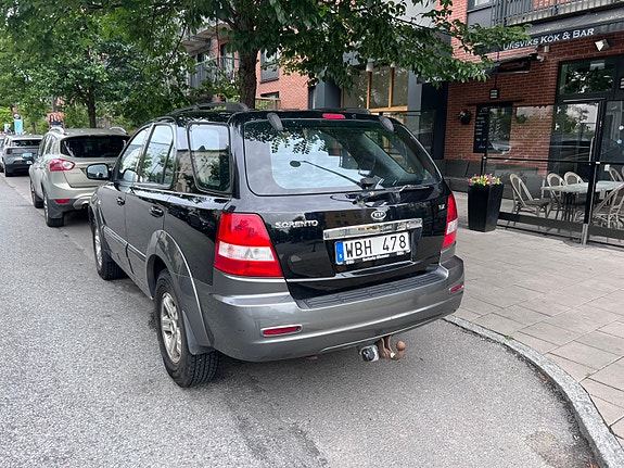 Kia Sorento 3 of 9