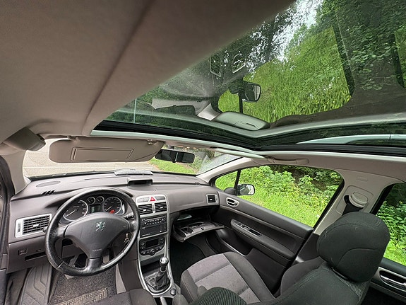 Peugeot 307 SW 2 of 12