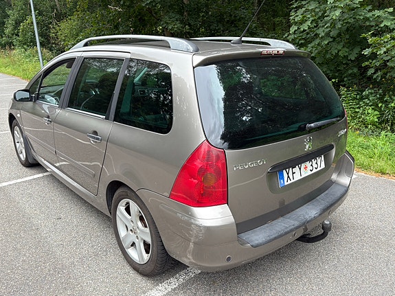 Peugeot 307 SW 5 of 12