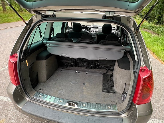 Peugeot 307 SW 7 of 12